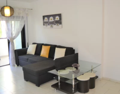 Apartamento espaçoso com estacionamento incluído